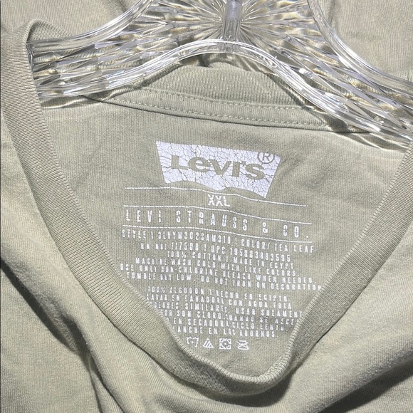Levi's Gray Graphic Tee with Orange and Brown Design - Picture 3 of 10